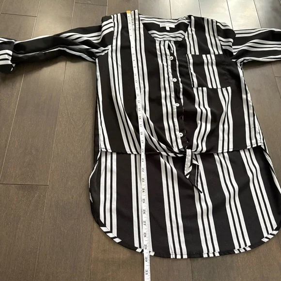 Stella Tweed High Low Black & White Striped Blouse Roll Tab Sleeve Size XS - Picture 7 of 9